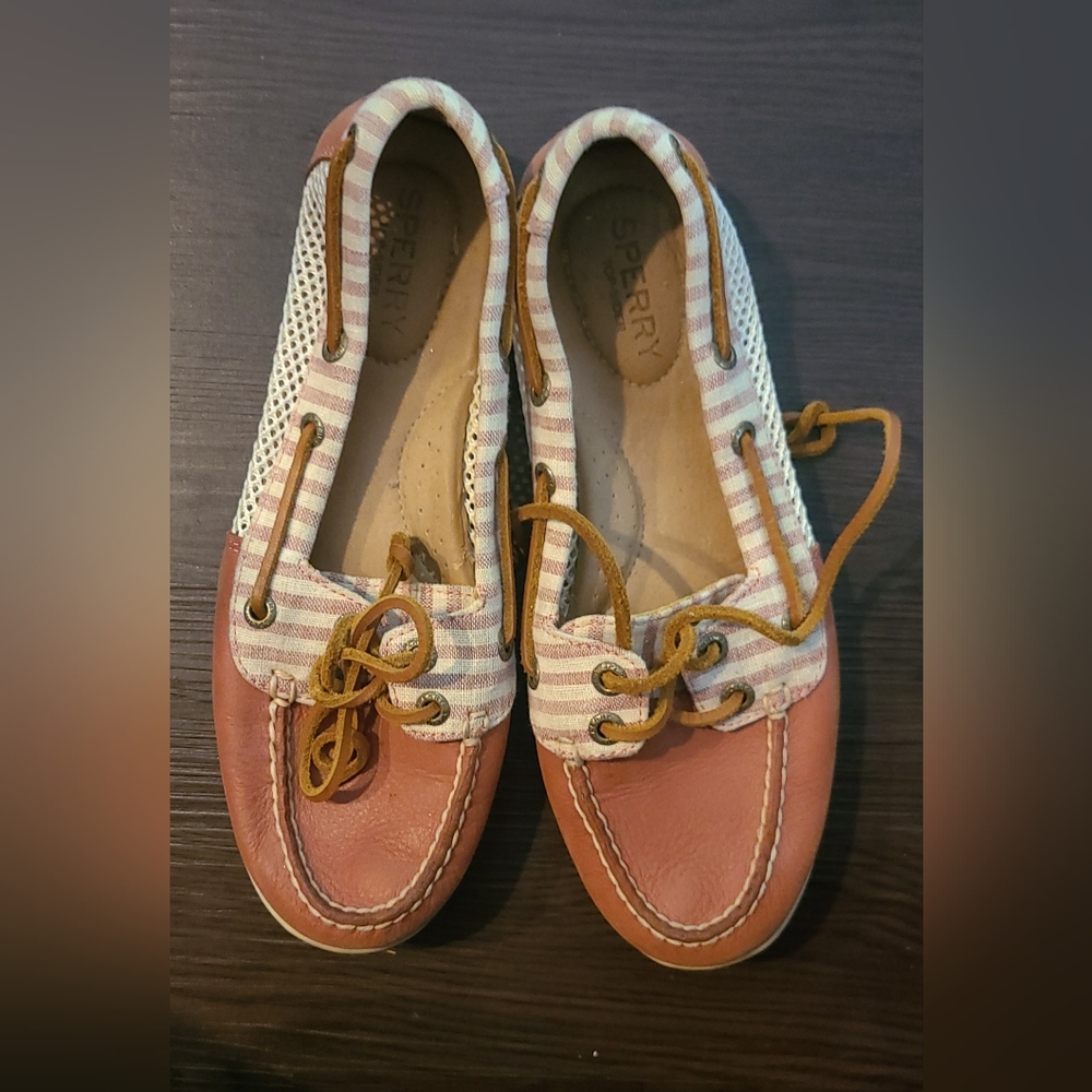 Size 6 pink/white Sperry yacht shoes